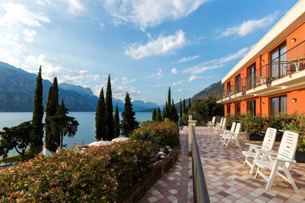 Hotel Oasi Beach Malcesine Exterior photo