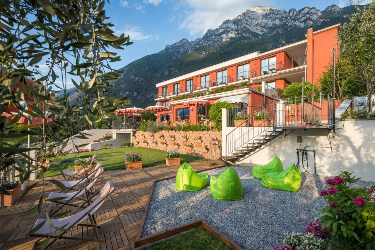 Hotel Oasi Beach Malcesine Exterior photo